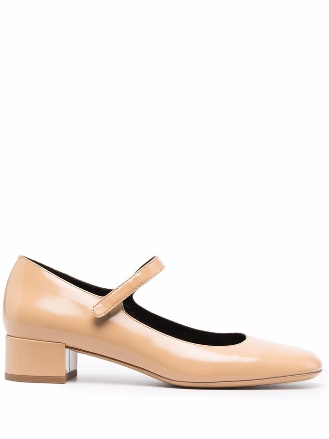square toe low heel pumps