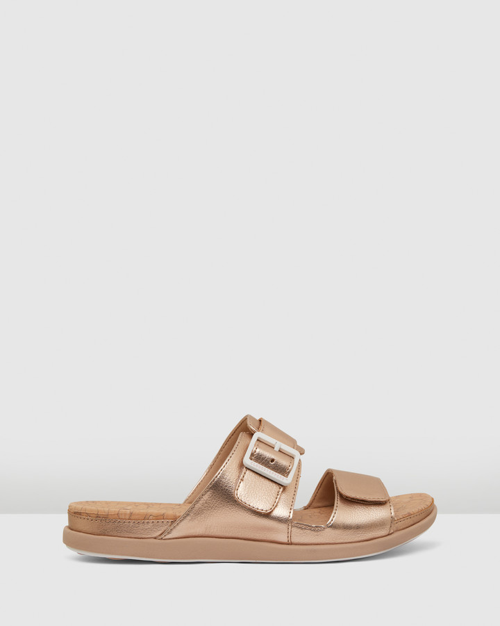 clarks sandals offers