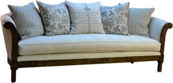 Red Barrel Studio Paulos Napoli Squared Traditional Sofa