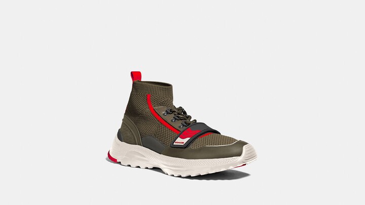 c243 high top runner