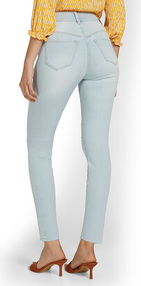 New York & Co. NY&Co Women's Curvy Ultra High-Waisted Super-Skinny Ankle Jeans - Light Wash