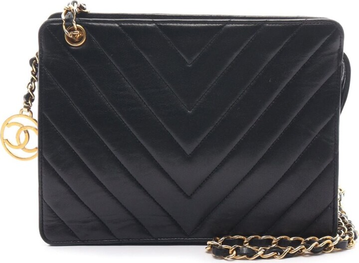 Chanel Pre Owned 1989-1991 CC chevron-quilted shoulder bag - ShopStyle