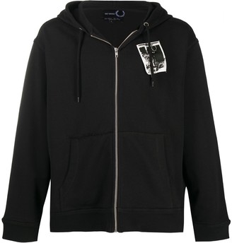 fred perry hooded puffer jacket in black