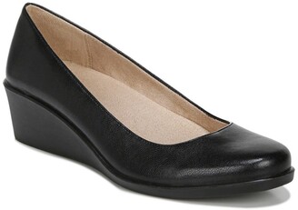 lifestride lauren wedge pump