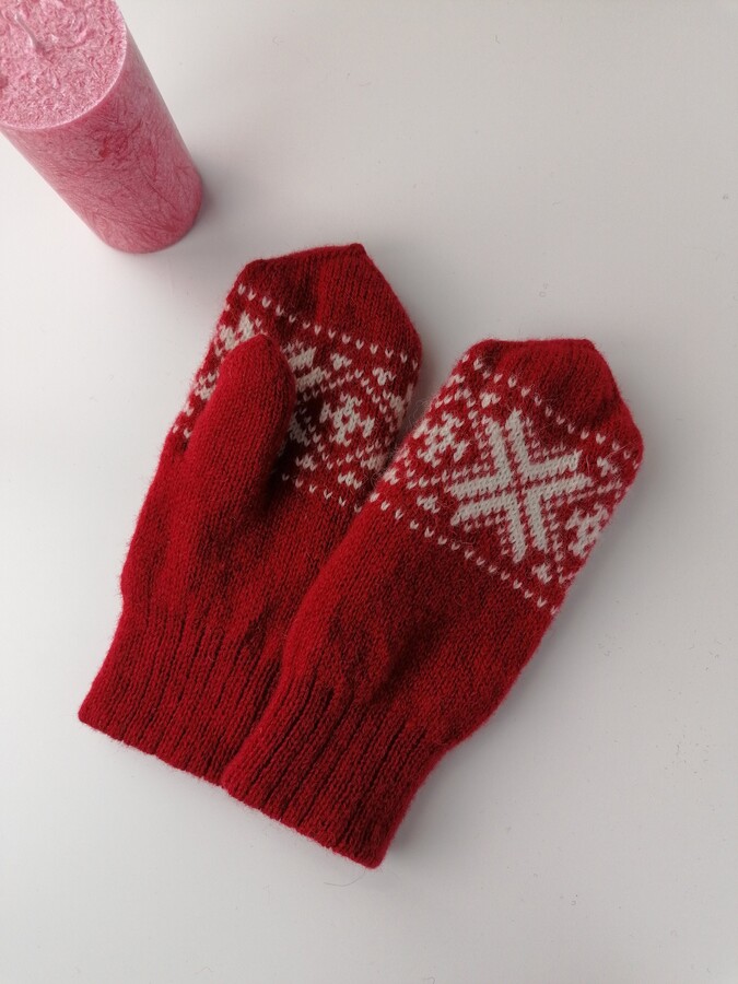 Red Nordic Star Pattern Mittens, Knitted From Lamb Wool With Lining, Nice Winter Accessories