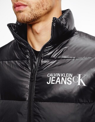 Groenland Vaccineren Leggen Calvin Klein institutional logo puffer jacket in black - ShopStyle