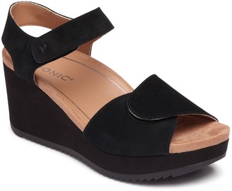 vionic tawny platform