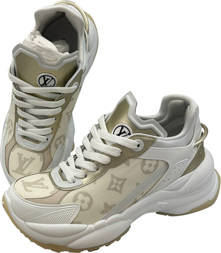 Louis Vuitton Run 55 Sneaker White. Size 36.5