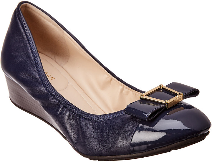 emory bow leather wedge pump
