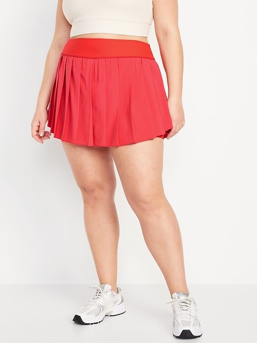 High-Waisted StretchTech Pleated Skort