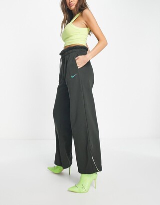 nike crop joggers