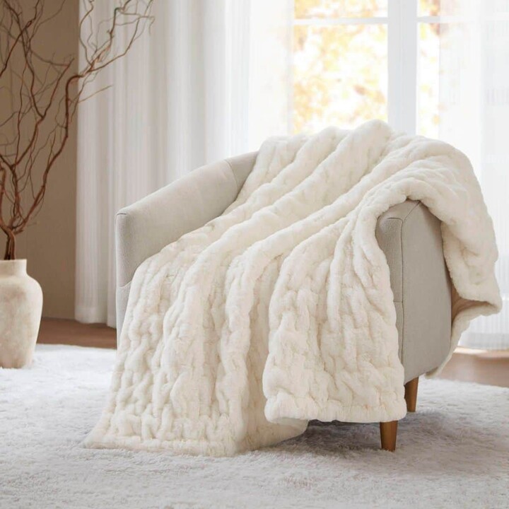 Madison Home USA Ruched Fur Ivory Polyester Throw Blanket