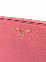 Thumbnail for your product : MICHAEL Michael Kors Logo-Plaque Leather Clutch Bag