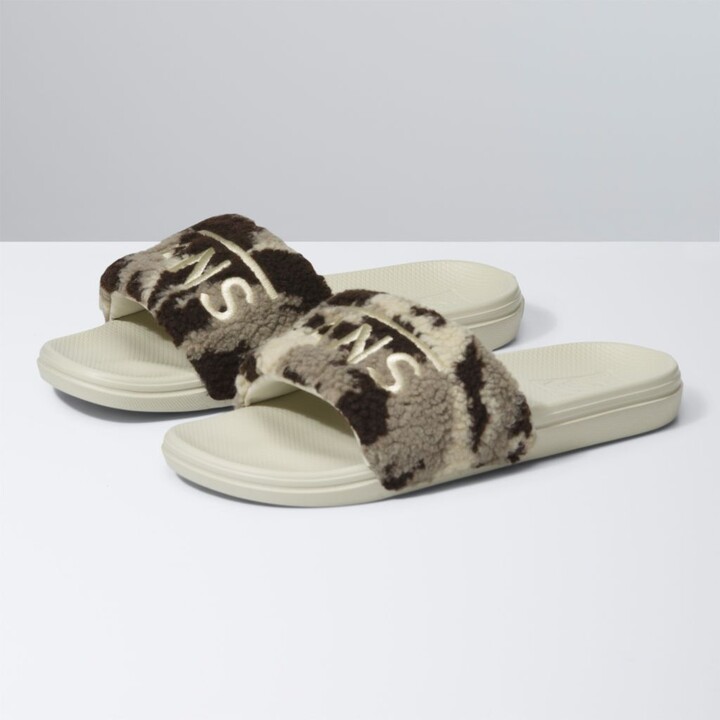 sherpa la costa slide on