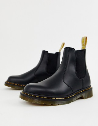 dr martens vegan 2976 chelsea boots in black smooth