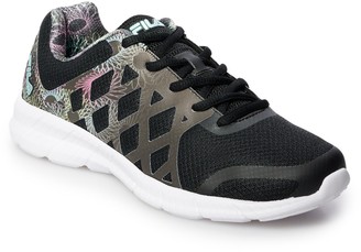 black and pink filas