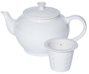 Le Creuset 22oz Small Teapot with Infuser