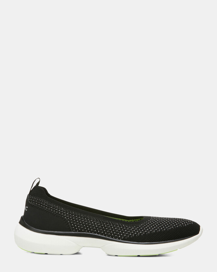 vionic slip on sneakers black