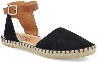 Closed-Toe Shoes for Summer: Espadrilles, Flats, Clogs & More - The Mom Edit