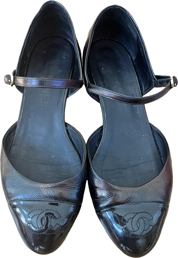 Chanel Beige/Black Leather CC Bow Ballet Flats Size 36.5 - ShopStyle