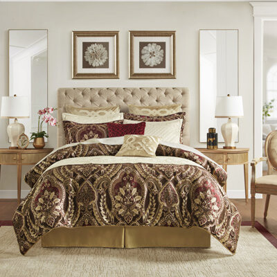 SnugglySolace 4 Piece Comforter For King Bed. Design. Chenille And Shams. Bed Skirt With Enchanting Look. Hidden Zipper. . Dry Clean & Machine Wash. Imported Patter