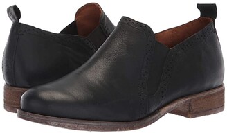 sienna women's side zip sport casual shoe