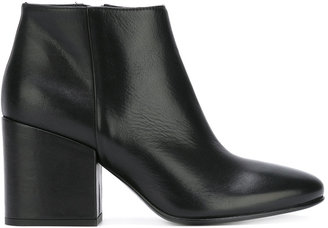 Strategia chunky heel ankle boots - women - Leather - 39.5