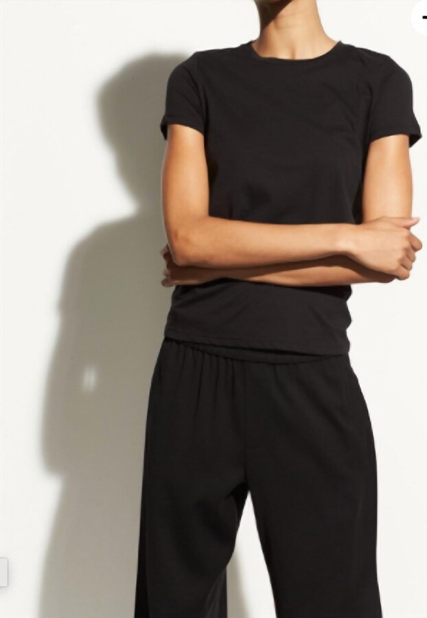 Essential Crew Neck Tee In Black