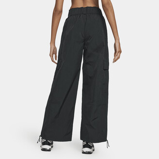 https://img.shopstyle-cdn.com/sim/6b/13/6b135313f5eb9ebc4b79e5ccab64e462_xlarge/womens-nike-sportswear-oversized-high-waisted-woven-cargo-pants-in-black.jpg