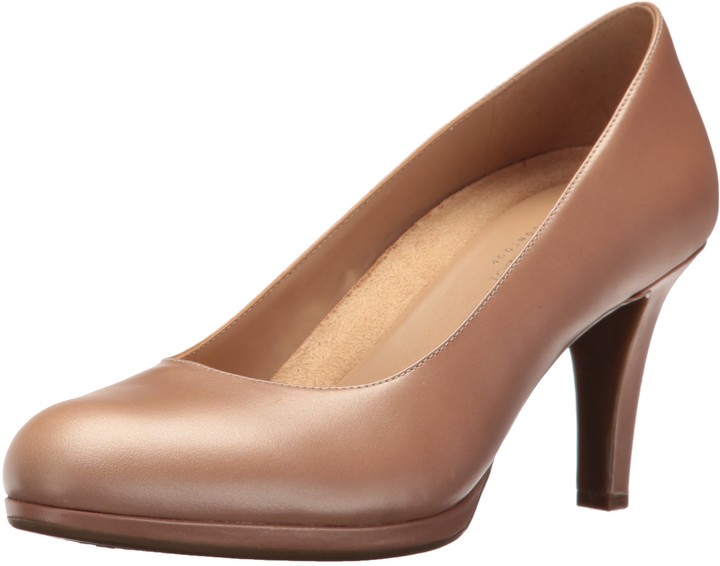 naturalizer paxton platform pump