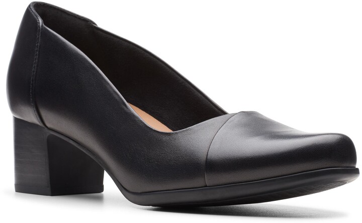 clarks pump shoes