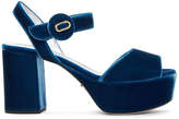 Prada - Sandales à plateformes en velours bleues