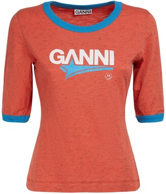 Femme Tops Tops Ganni T-shirt à image à logo Coton Ganni en coloris Rouge 
