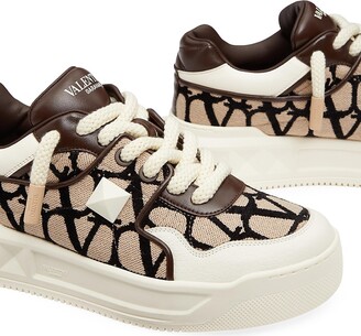 スニーカー VALENTINO GARAVANI LEATHER LOW TOP ONE STUD SNEAKERS Valentino Garavani One Stud Xl Low-top Sneaker In Nappa
