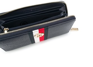 Tommy Hilfiger Purse And Keychain Gift Set