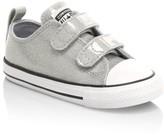 girls in chuck taylors