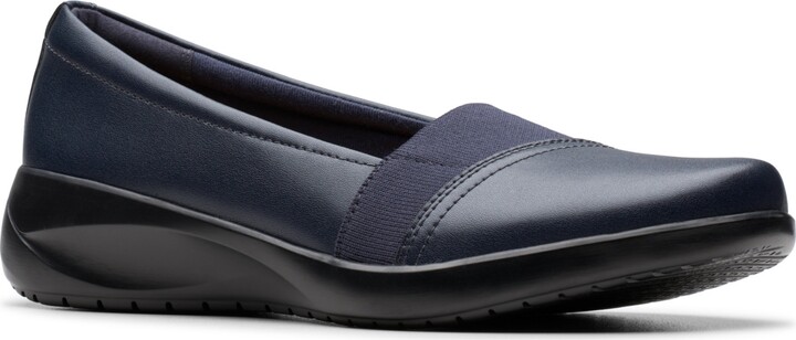 Clarks Women's Kaetlyn Rhea Round Toe Loafers