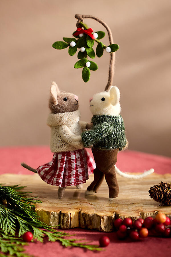 Under the Mistletoe Felt Critter Scene at Terrain