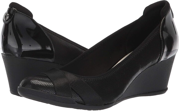 anne klein wedge pump