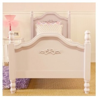 The Well Appointed House Newport Cottages Benchmade Cape Cod Bed with Bows