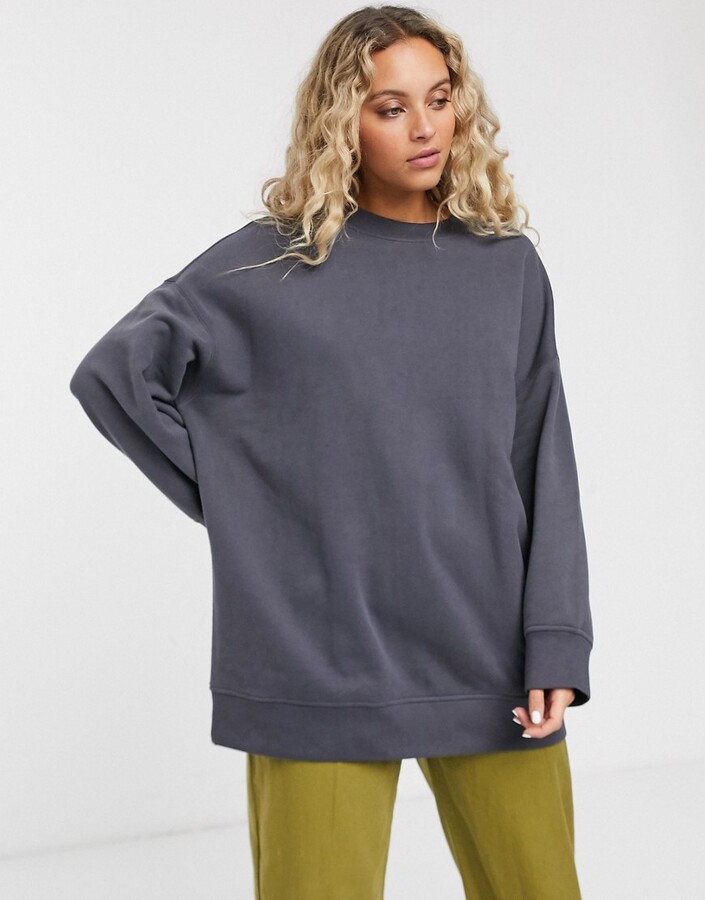 grey sweatshirt oversized
