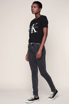Calvin Klein Jean Mid Rise Skinny Gris