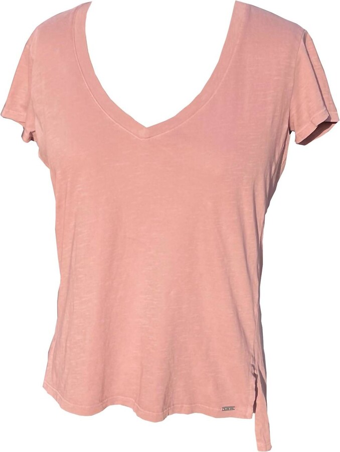 LVHR Women's Nola V Neck T-Shirt In Vintage Rose
