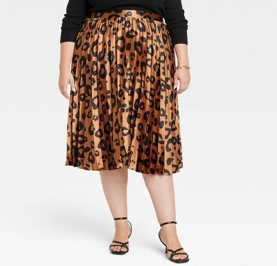 7 Plus Size Floral Pants You Need In Your Summer Wardrobe