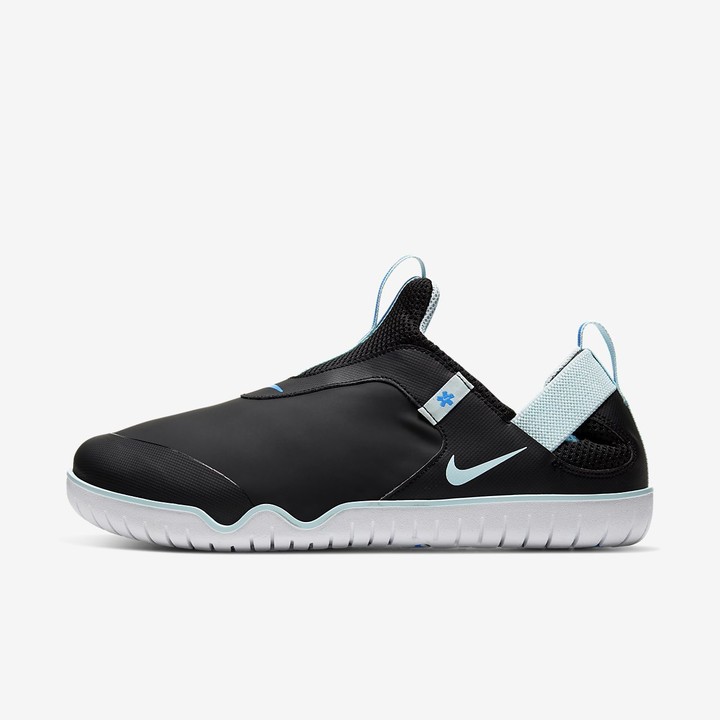nike stretch shoes