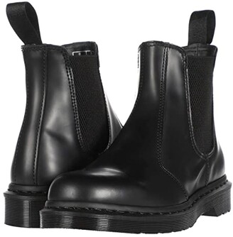 dr martens smooth 2976