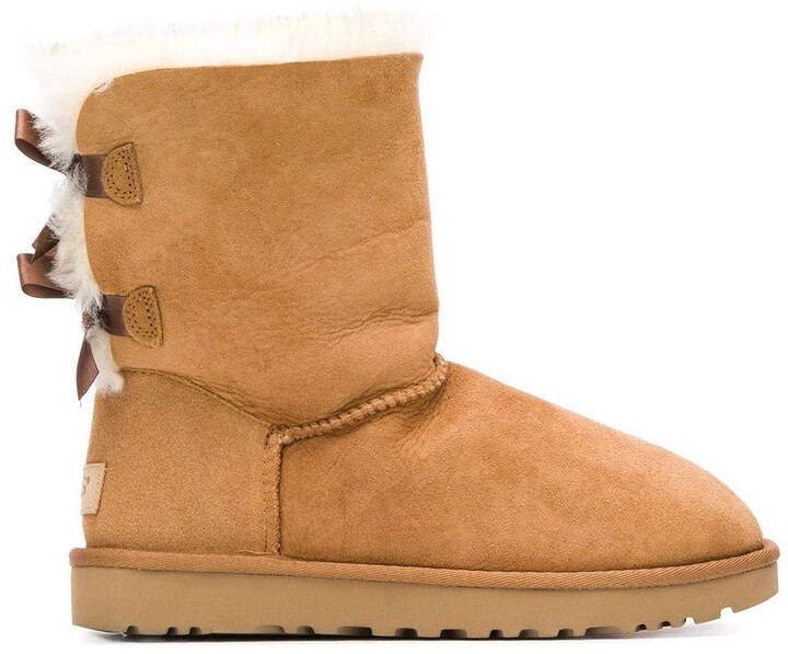 brown low top uggs