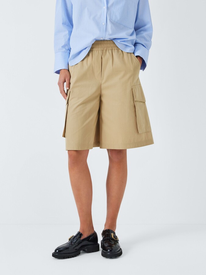 ショートパンツ WEEKEND MAX MARA BEIGE BERMUDA SHORTS IN COTTON AND LINEN Weekend Max Mara Beige Bermuda shorts in cotton and linen