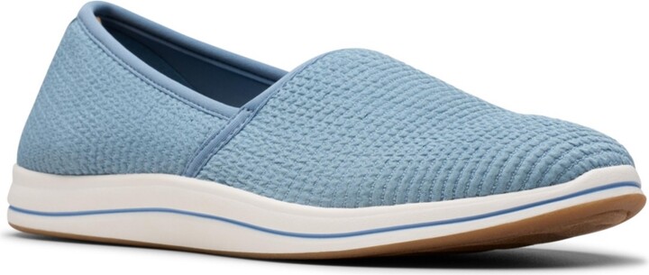 Clarks Women's Cloud Steppers Breeze Stretch Closed Toe Shoes