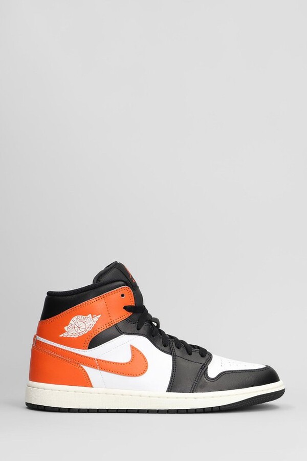 Jordan Air Jordan 1 Mid Sneakers